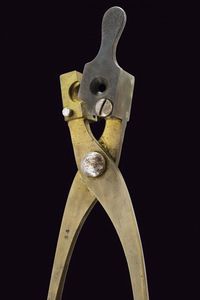 Revolver tipo Adams a luminello in cassetta  - Asta Rare Armi Antiche e Militaria da tutto il mondo - Associazione Nazionale - Case d'Asta italiane