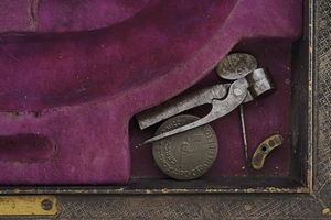 Cassetta per paio di pistole a luminello  - Asta Rare Armi Antiche e Militaria da tutto il mondo - Associazione Nazionale - Case d'Asta italiane