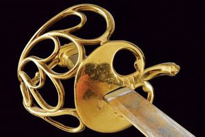 Spada da comandante della Guardia Nobile  - Asta Rare Armi Antiche e Militaria da tutto il mondo - Associazione Nazionale - Case d'Asta italiane
