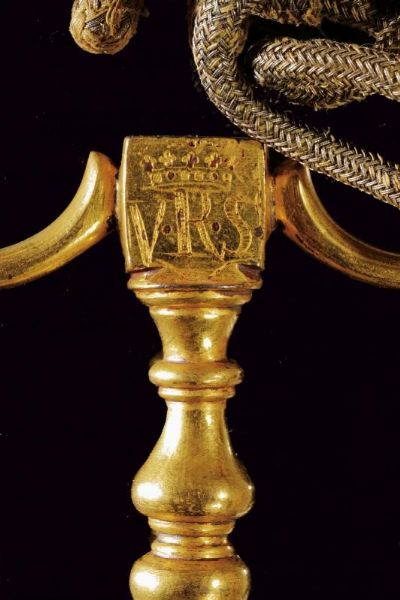 Chiave da Ciambellano con monogramma VRS  - Asta Medaglie, Decorazioni e Ordini - Associazione Nazionale - Case d'Asta italiane