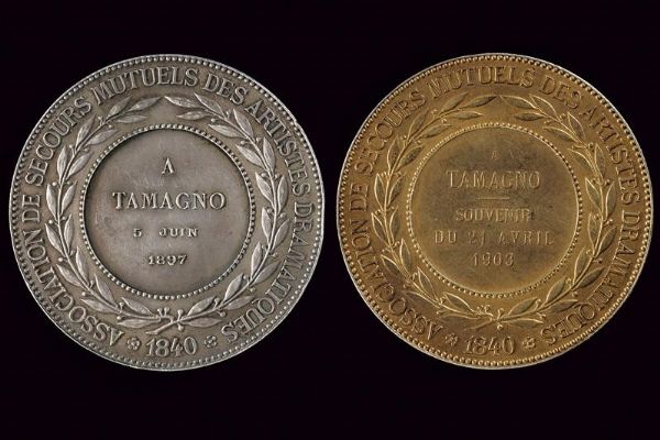 Lotto di due medaglie in argento donate al tenore Francesco Tamagno  - Asta Medaglie, Decorazioni e Ordini - Associazione Nazionale - Case d'Asta italiane