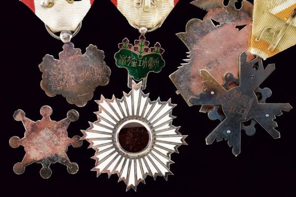 Lotto di tredici ordini e medaglie  - Asta Medaglie, Decorazioni e Ordini - Associazione Nazionale - Case d'Asta italiane