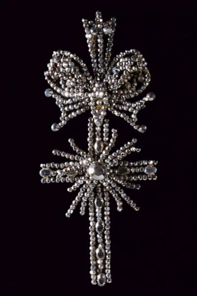 Bella croce religiosa  - Asta Medaglie, Decorazioni e Ordini - Associazione Nazionale - Case d'Asta italiane