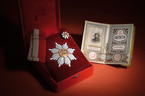 Ordine Meclis-i Mebusan Azalarina Mahsus Nisan  - Asta Medaglie, Decorazioni e Ordini - Associazione Nazionale - Case d'Asta italiane