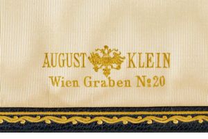 Bellissimo cofanetto contenente gli statuti dell'ordine della corona di ferro  - Asta Medaglie, Decorazioni e Ordini - Associazione Nazionale - Case d'Asta italiane
