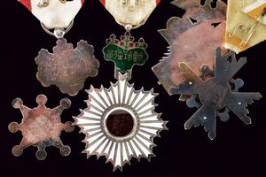 Lotto di tredici ordini e medaglie  - Asta Medaglie, Decorazioni e Ordini - Associazione Nazionale - Case d'Asta italiane