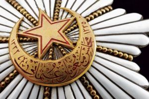 Ordine Meclis-i Mebusan Azalarina Mahsus Nisan  - Asta Medaglie, Decorazioni e Ordini - Associazione Nazionale - Case d'Asta italiane