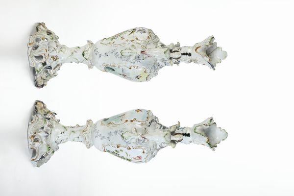 Coppia di vasi.<BR>Veneto, Probabilmente Nove, verso la fine del XIX secolo.  - Asta Maioliche e Porcellane - Associazione Nazionale - Case d'Asta italiane