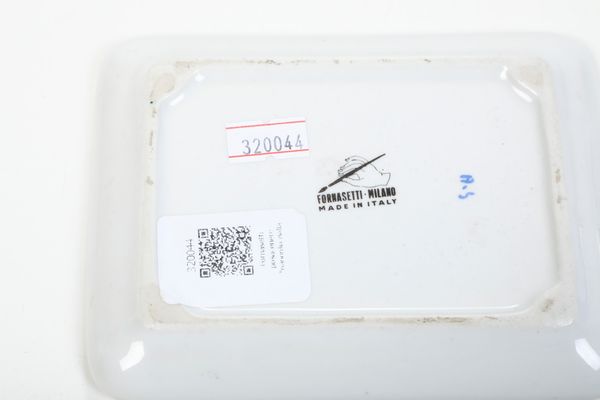 Vassoietto Panoplia della caccia.<BR>Milano, Manifattura Fornasetti, 1950 circa.  - Asta Maioliche e Porcellane - Associazione Nazionale - Case d'Asta italiane