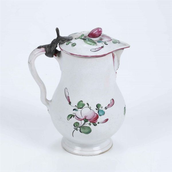 Lattiera con coperchio.<BR>Francia dell'est, seconda met del XVIII secolo.  - Asta Maioliche e Porcellane - Associazione Nazionale - Case d'Asta italiane