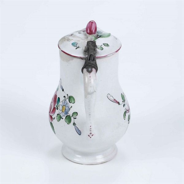 Lattiera con coperchio.<BR>Francia dell'est, seconda met del XVIII secolo.  - Asta Maioliche e Porcellane - Associazione Nazionale - Case d'Asta italiane