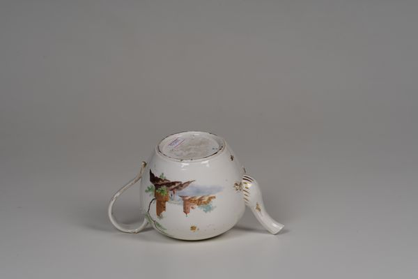 Teiera.<BR>Francia, Manifattura di Niederviller, 1770-1790 circa.  - Asta Maioliche e Porcellane - Associazione Nazionale - Case d'Asta italiane