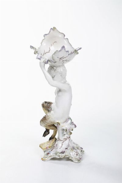 Alzatina.<BR>Nove, Manifattura Antonibon, fine del XIX secolo.  - Asta Maioliche e Porcellane - Associazione Nazionale - Case d'Asta italiane