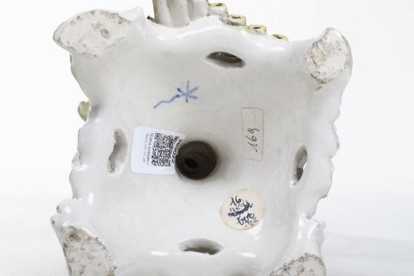 Alzatina.<BR>Nove, Manifattura Antonibon, fine del XIX secolo.  - Asta Maioliche e Porcellane - Associazione Nazionale - Case d'Asta italiane