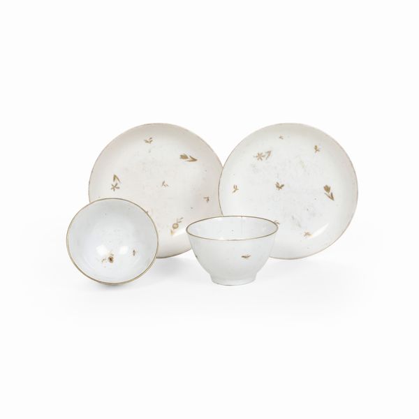 Due tazze e due piattini.<BR>Veneto, Manifattura di Cozzi e Antonibon, fine XVIII - inizio XIX secolo.  - Asta Maioliche e Porcellane - Associazione Nazionale - Case d'Asta italiane