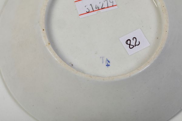 Piattino.<BR>Torino, Manifattura di Vinovo, periodo Lomello, 1815 -1825.  - Asta Maioliche e Porcellane - Associazione Nazionale - Case d'Asta italiane