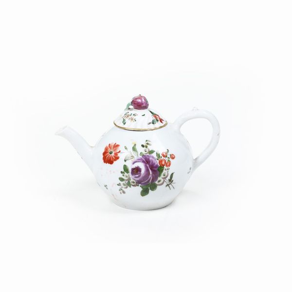 Teiera.<BR>Nove, Manifattura Antonibon, seconda met del XVIII secolo.  - Asta Maioliche e Porcellane - Associazione Nazionale - Case d'Asta italiane