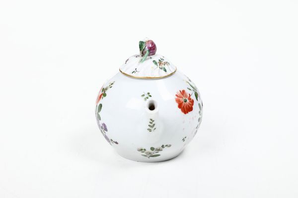 Teiera.<BR>Nove, Manifattura Antonibon, seconda met del XVIII secolo.  - Asta Maioliche e Porcellane - Associazione Nazionale - Case d'Asta italiane