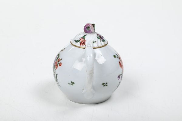 Teiera.<BR>Nove, Manifattura Antonibon, seconda met del XVIII secolo.  - Asta Maioliche e Porcellane - Associazione Nazionale - Case d'Asta italiane