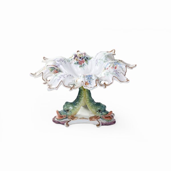 Alzatina.<BR>Nove, Manifattura di Gian Battista Viero, verso la fine del XIX secolo.  - Asta Maioliche e Porcellane - Associazione Nazionale - Case d'Asta italiane