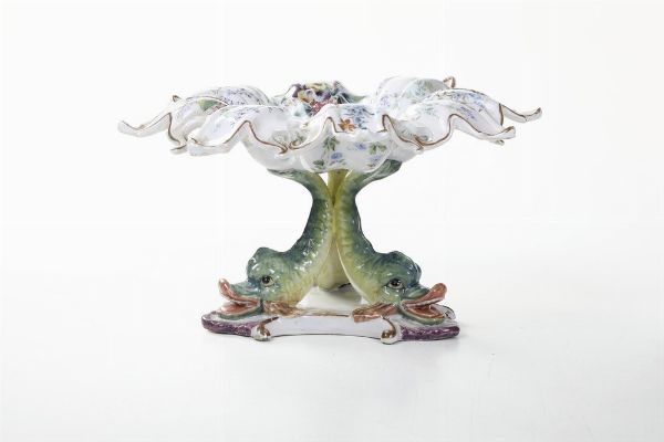 Alzatina.<BR>Nove, Manifattura di Gian Battista Viero, verso la fine del XIX secolo.  - Asta Maioliche e Porcellane - Associazione Nazionale - Case d'Asta italiane