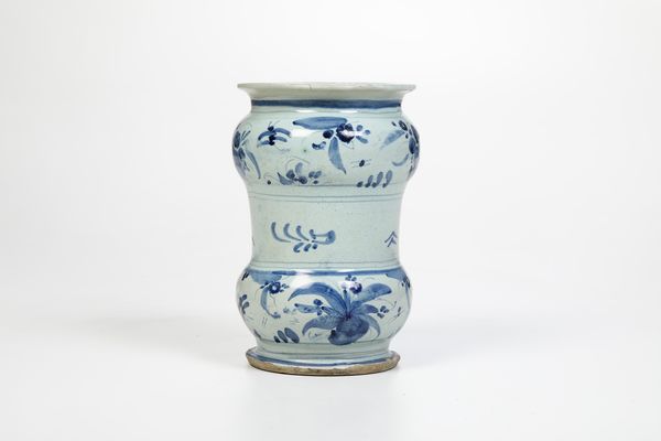 Albarello. <BR>Liguria, fine XVII - inizio XVIII secolo.  - Asta Maioliche e Porcellane - Associazione Nazionale - Case d'Asta italiane