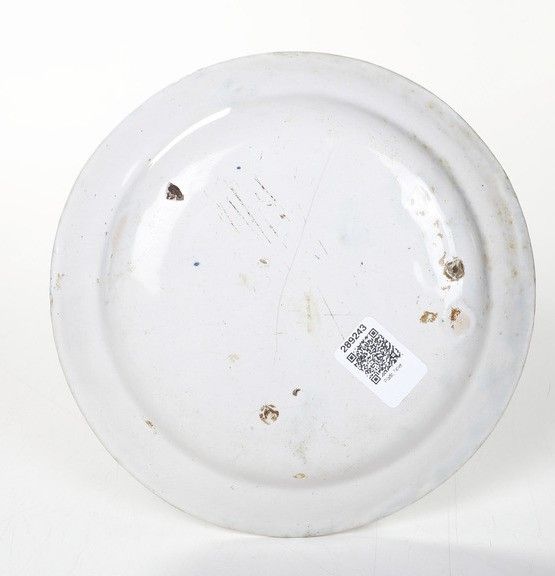 Piatto.<BR>Nove, Manifattura Gio Batta Antonibon, 1728-1738.  - Asta Maioliche e Porcellane - Associazione Nazionale - Case d'Asta italiane