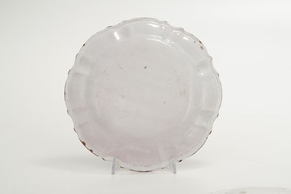 Coppia di piatti.<BR>Lodi, secondo quarto del XVIII secolo.  - Asta Maioliche e Porcellane - Associazione Nazionale - Case d'Asta italiane