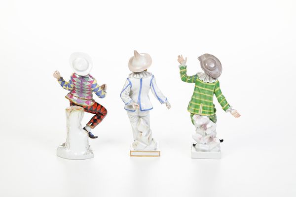 Tre figurine della commedia dell'arte.<BR>Meissen, 1924-1934 e verso il 1950.  - Asta Maioliche e Porcellane - Associazione Nazionale - Case d'Asta italiane