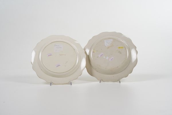 Coppia di rari piatti.<BR>Savona, Manifattura di Giacomo Boselli, 1780-1785 circa.<BR>  - Asta Maioliche e Porcellane - Associazione Nazionale - Case d'Asta italiane