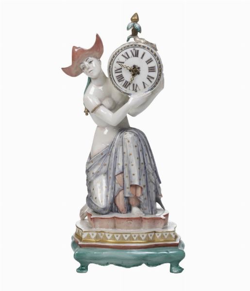 Orologio da tavolo Art Dco.<BR>Germania, Manifattura di Nymphenburg, 1930 circa.<BR>Modello di Josef Wackerle del 1922.<BR>  - Asta Maioliche e Porcellane - Associazione Nazionale - Case d'Asta italiane