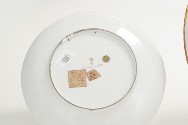 Due piatti.<BR>Francia e Italia, XIX e XX secolo.<BR>  - Asta Maioliche e Porcellane - Associazione Nazionale - Case d'Asta italiane