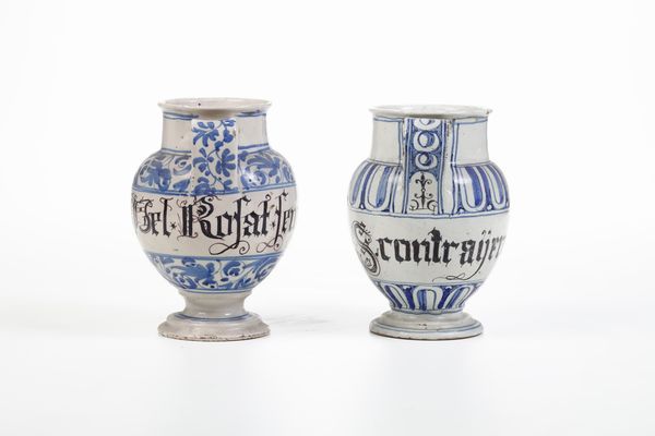 Fiasca da farmacia.<BR>Italia del nord, Probabilmente Veneto, primi del XVIII secolo.  - Asta Maioliche e Porcellane - Associazione Nazionale - Case d'Asta italiane