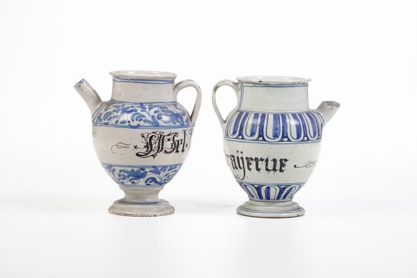 Fiasca da farmacia.<BR>Italia del nord, Probabilmente Veneto, primi del XVIII secolo.  - Asta Maioliche e Porcellane - Associazione Nazionale - Case d'Asta italiane