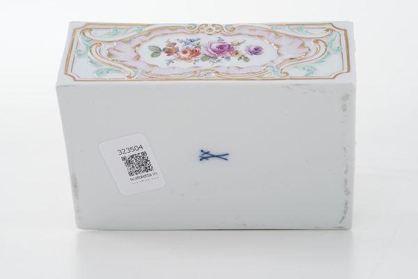 Scatola.<BR>Meissen, XIX secolo (?).  - Asta Maioliche e Porcellane - Associazione Nazionale - Case d'Asta italiane