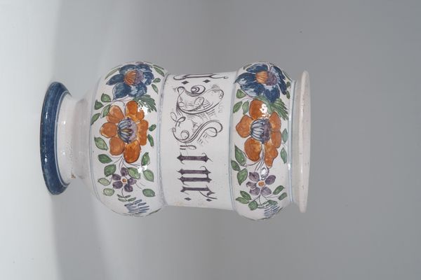 Albarello.<BR>Veneto, probabilmente Nove, XIX secolo.  - Asta Maioliche e Porcellane - Associazione Nazionale - Case d'Asta italiane