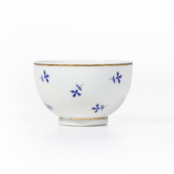 Tazza.<BR>Torino, Manifattura di Vinovo, periodo Gioanetti (1780-1815), 1800 circa.  - Asta Maioliche e Porcellane - Associazione Nazionale - Case d'Asta italiane