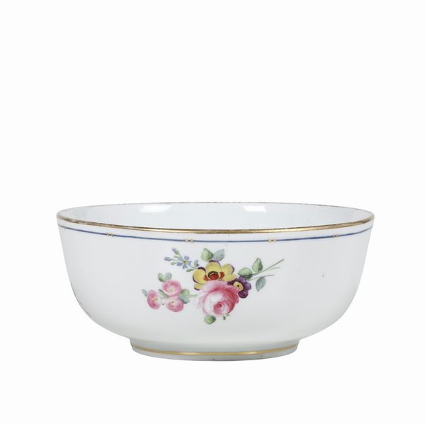 Ciotola.<BR>Meissen, met� del XVIII secolo (porcellana).<BR>Decorazione: seconda met� del XVIII secolo.  - Asta Maioliche e Porcellane - Associazione Nazionale - Case d'Asta italiane