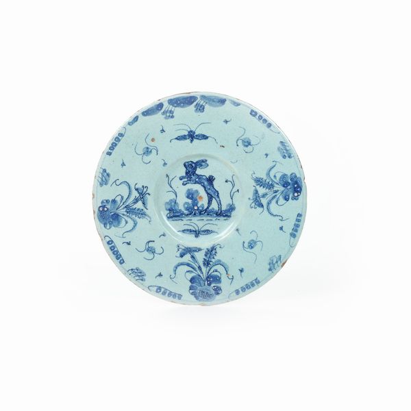 Piatto.<BR>Pavia, XVIII secolo.  - Asta Maioliche e Porcellane - Associazione Nazionale - Case d'Asta italiane