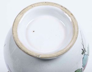 Lattiera con coperchio.<BR>Francia dell'est, seconda met del XVIII secolo.  - Asta Maioliche e Porcellane - Associazione Nazionale - Case d'Asta italiane