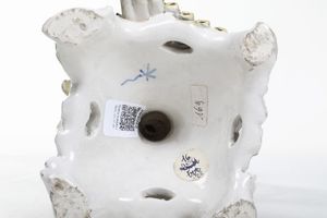 Alzatina.<BR>Nove, Manifattura Antonibon, fine del XIX secolo.  - Asta Maioliche e Porcellane - Associazione Nazionale - Case d'Asta italiane