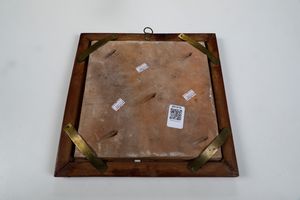 Piastrella.<BR>Probabilmente Francia, Moustier, XVIII secolo.  - Asta Maioliche e Porcellane - Associazione Nazionale - Case d'Asta italiane