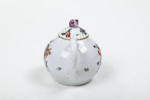 Teiera.<BR>Nove, Manifattura Antonibon, seconda met del XVIII secolo.  - Asta Maioliche e Porcellane - Associazione Nazionale - Case d'Asta italiane