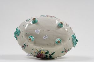Zuppiera.<BR>Savona, Manifattura di Giacomo Boselli, verso il 1780.<BR>  - Asta Maioliche e Porcellane - Associazione Nazionale - Case d'Asta italiane