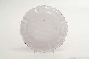 Coppia di piatti.<BR>Lodi, secondo quarto del XVIII secolo.  - Asta Maioliche e Porcellane - Associazione Nazionale - Case d'Asta italiane