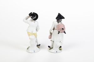 Due figurine.<BR>Parigi, Manifattura Samson, primi del XX secolo.  - Asta Maioliche e Porcellane - Associazione Nazionale - Case d'Asta italiane