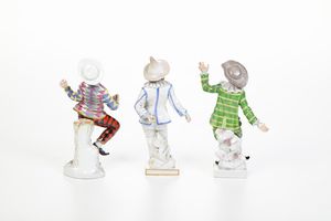 Tre figurine della commedia dell'arte.<BR>Meissen, 1924-1934 e verso il 1950.  - Asta Maioliche e Porcellane - Associazione Nazionale - Case d'Asta italiane
