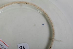 Piattino.<BR>Torino, Manifattura di Vinovo, periodo Lomello, 1815 -1825.  - Asta Maioliche e Porcellane - Associazione Nazionale - Case d'Asta italiane