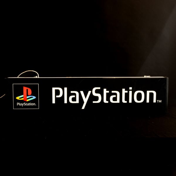 PlayStation  - Asta Manifesti d'Epoca e Collectible - Associazione Nazionale - Case d'Asta italiane