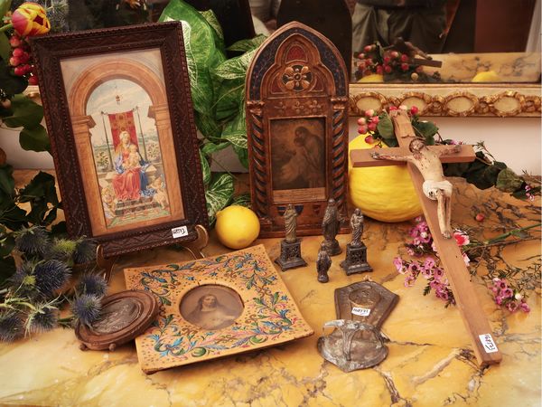 Lotto di oggetti devozionali  - Asta Dimore fiorentine - Associazione Nazionale - Case d'Asta italiane